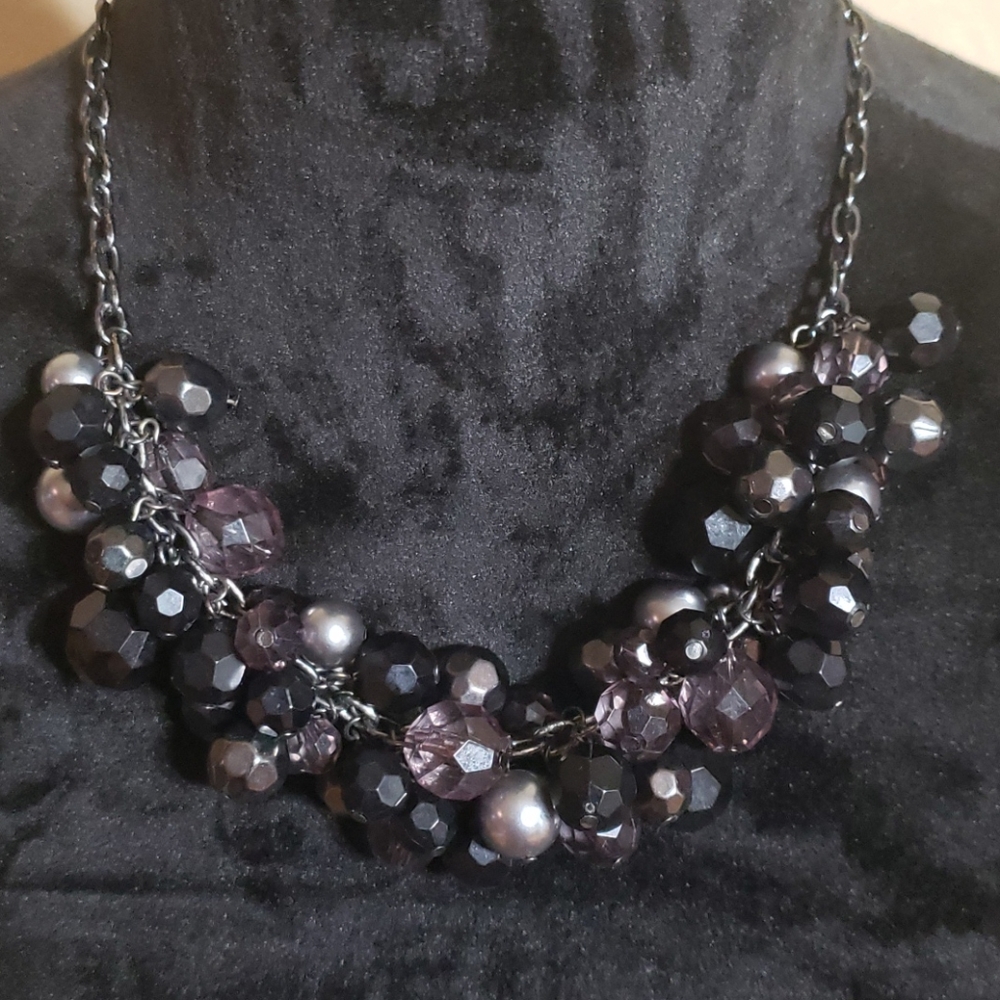 Shiny black necklace